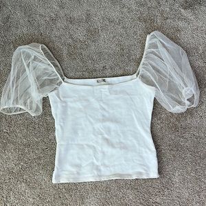 Off-white shirt with poofy sleeves